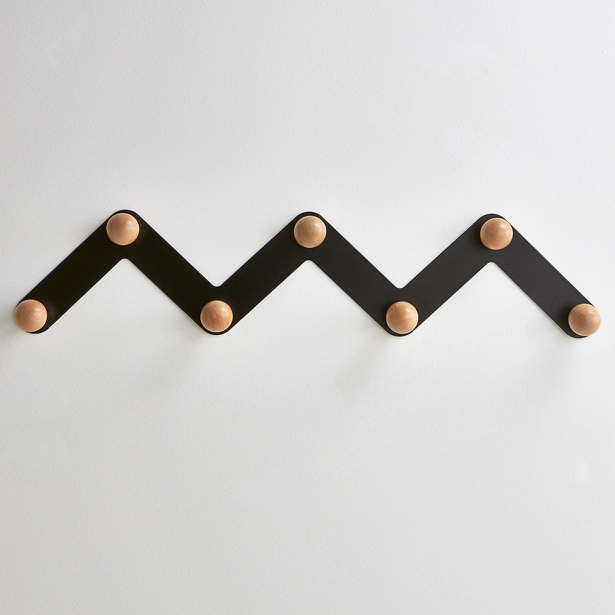 Porte-manteaux mural Agama avec 7 patères